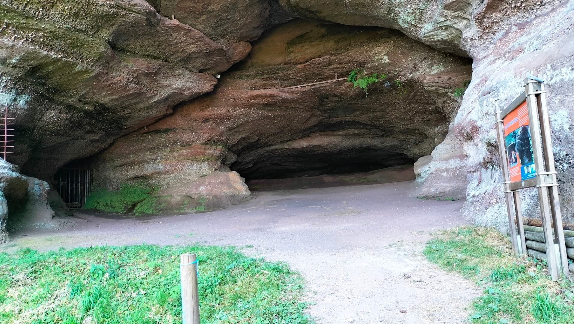 L'entrée de la grotte Saint-Léon à Walscheid