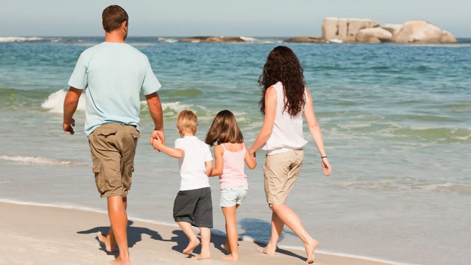 Camping avec accès direct à la plage : pourquoi cette formule change vraiment les vacances ?